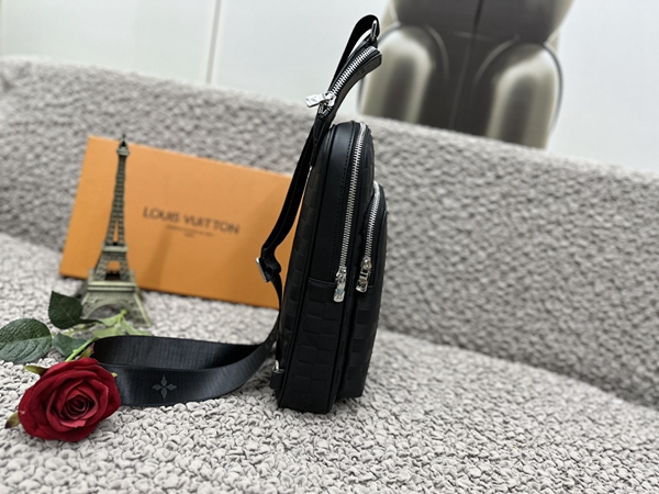 ルイヴィトンバッグ側面デザイン